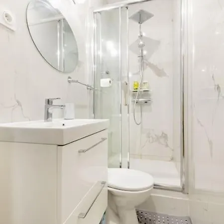 Apartment Premium 2 Minutes Walk From Champs-elysees Paris